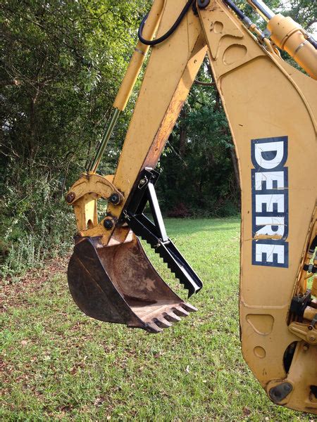 Heavy Equipment Operator Training - <b>How to Operate</b> a Mini-<b>Excavator</b>. . How to operate thumb on john deere excavator